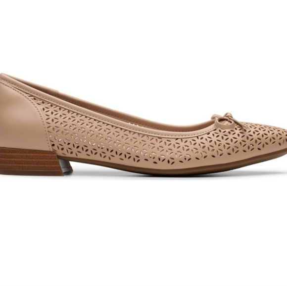 🤎🔹️CLARKS🔹️ Wide Width Natalyn Step Comfort Beige Leather Shoes - Picture 2 of 8